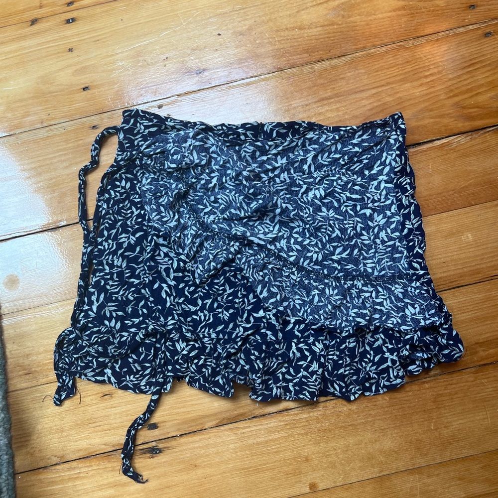 Blue leaf print skirt sz M